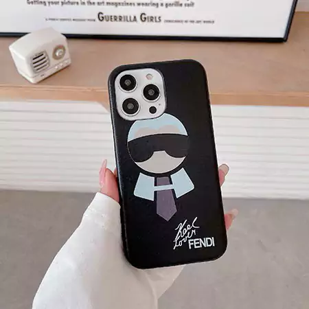 アイホン16 pro max フェンディ スマホケース