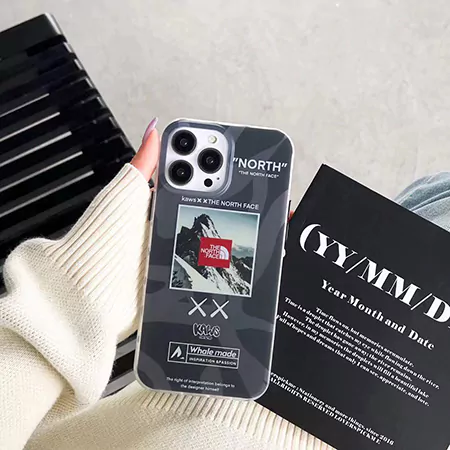 面白い iphoen16ケースkaws