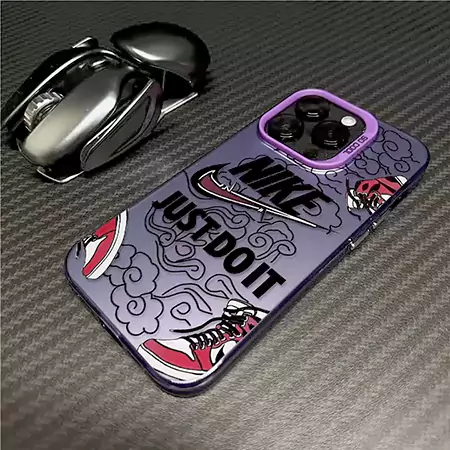 nike iphoen16 pro maxケース スニーカー柄