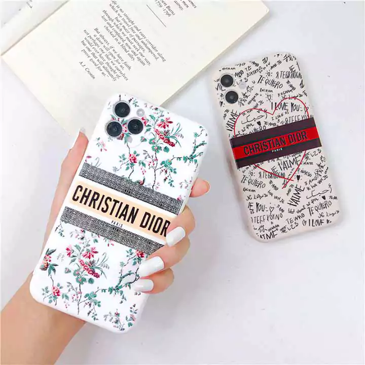 芸能人愛用 celine iphone16 proケース