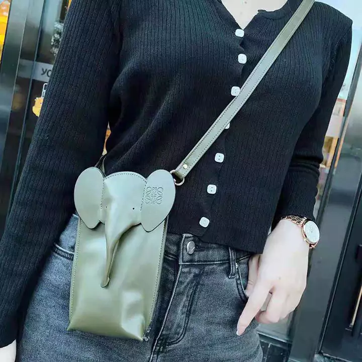 ロエベ エレファント iPhoneケース 偽物 ゾウ SC21051814 ロエベ  iPhone16ケースコピー