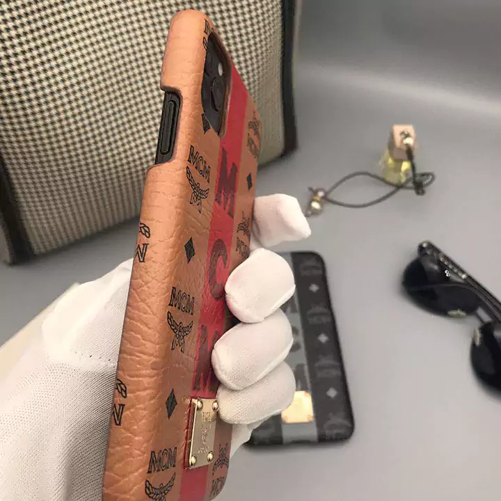 エムシーエム クロスボディiphone16 15pro maxケースTPU 人気 ブランド 韓国 セレブ愛用 MCM スマホケースジャケット型 お洒落 お揃いSC2081352