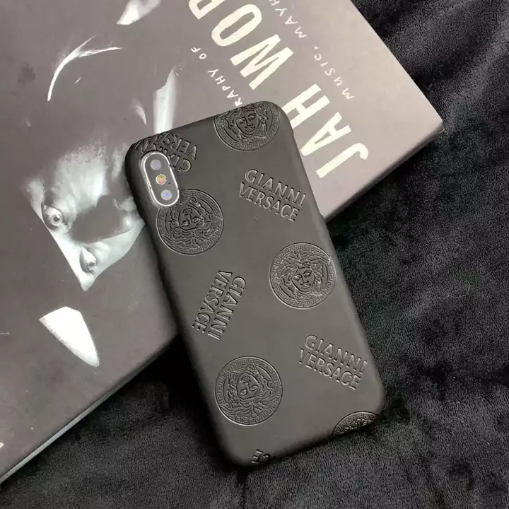 VERSACE iPhoneXSカバー エンボス加工