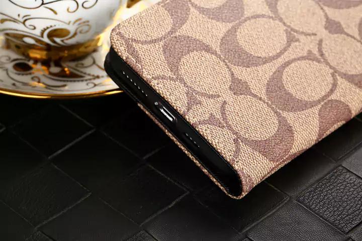 Coach アイフォン11 proケース