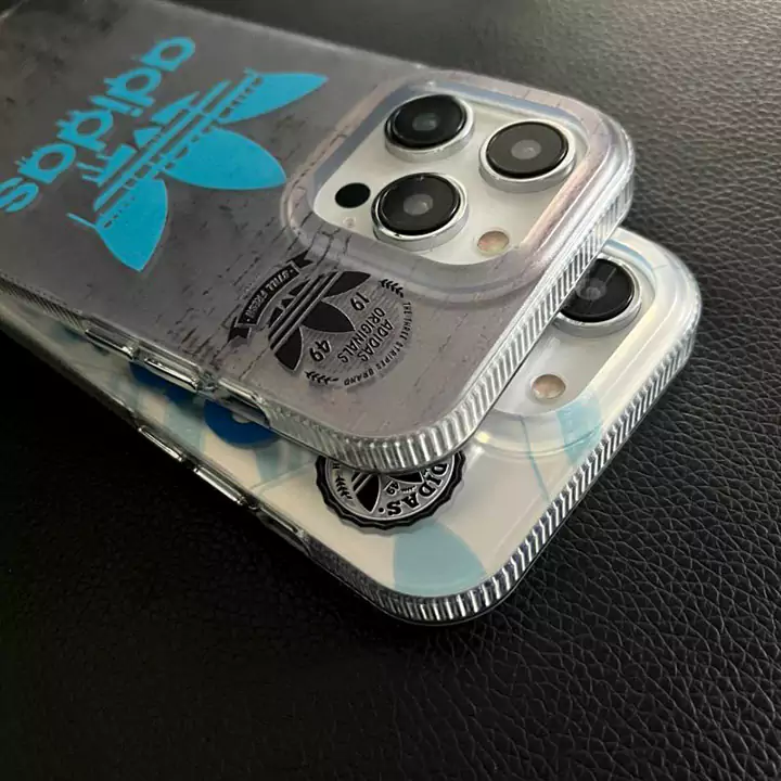 アイフォーン14plusクローバー柄カバーアディダス