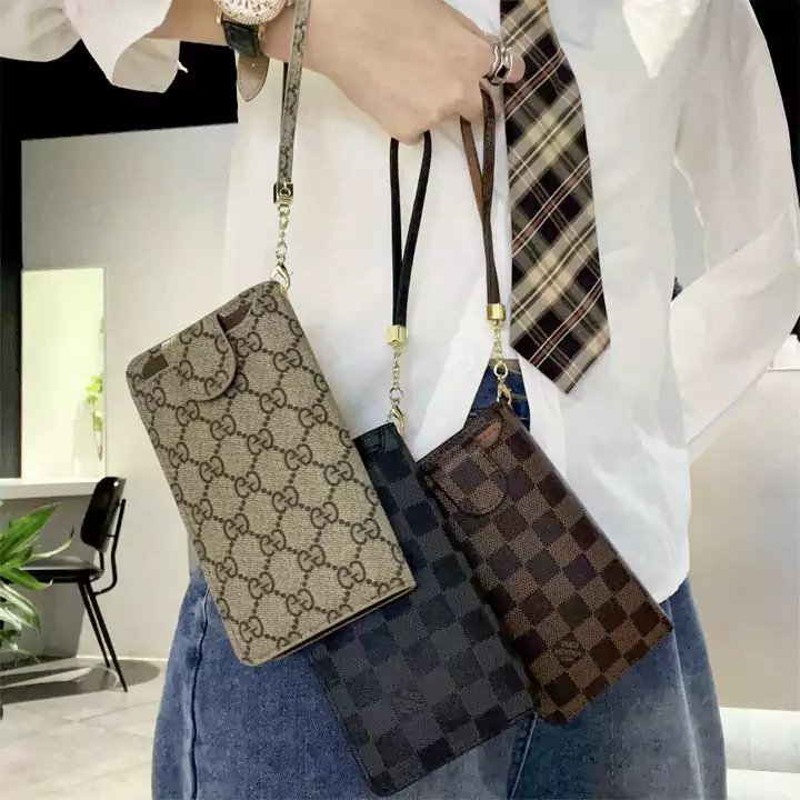 ルイヴィトン 全機種に対応スマホポーチ