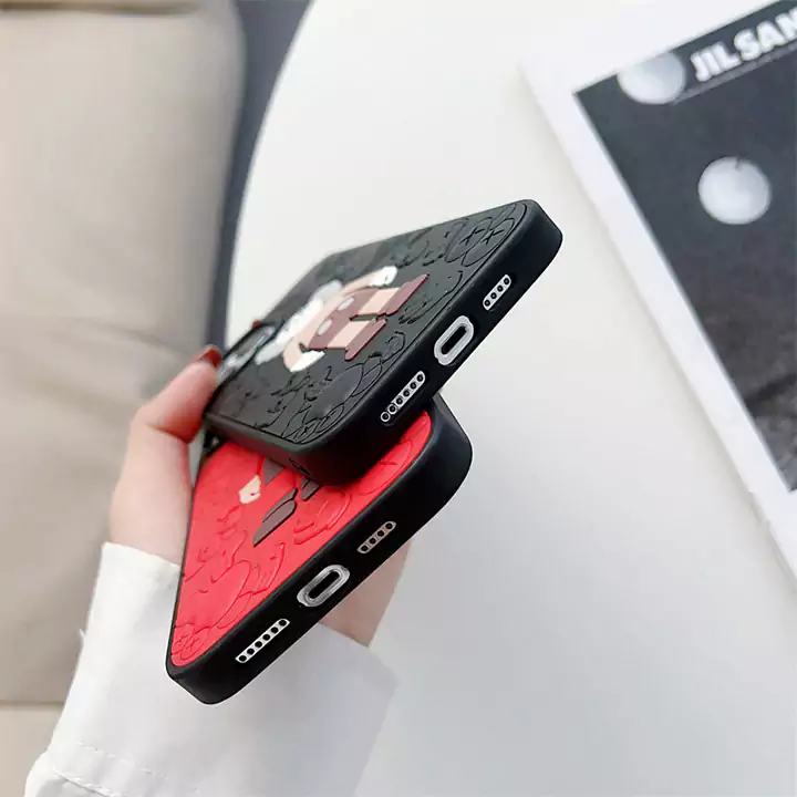 kaws iphone15ケースシリコン