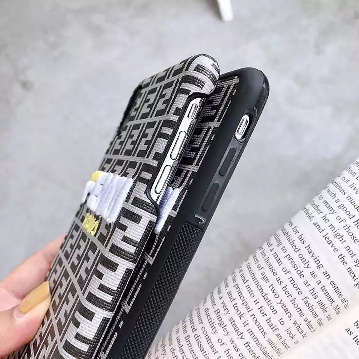 PUスマホケースアイホン7 plus fendi