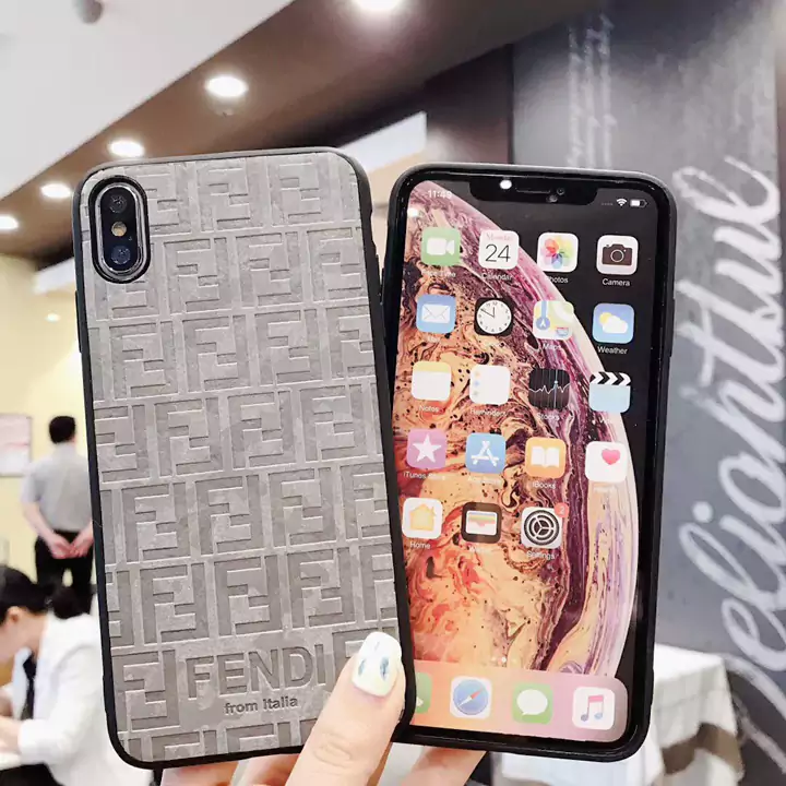 フェンディ iPhone スマホケース