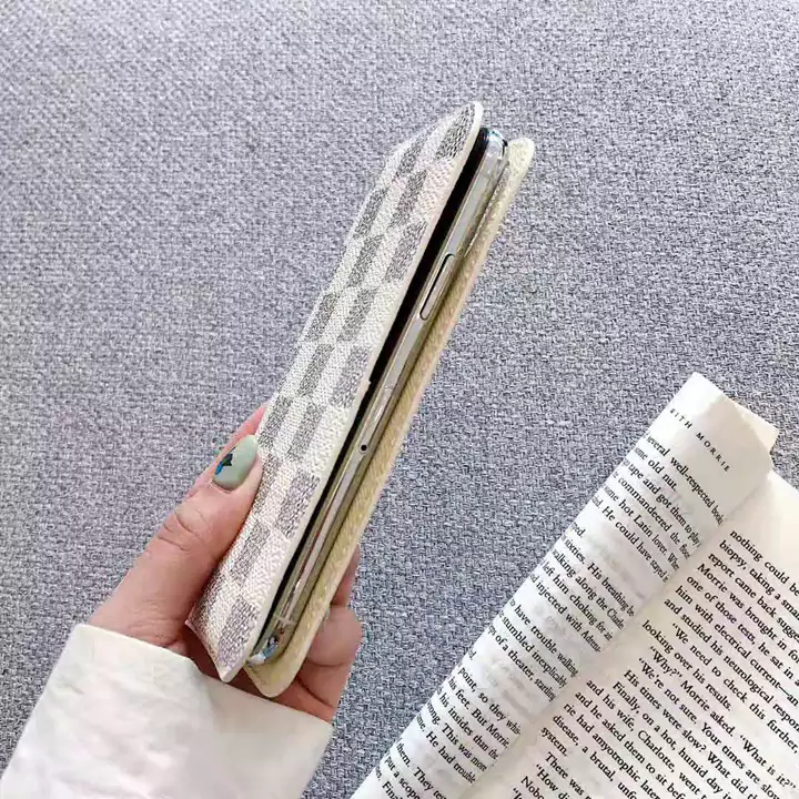 ヴィトン iPhone 11プロケース 手帳型