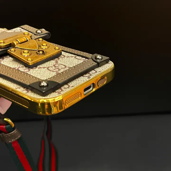 GUCCI アイフォン16 plusケース 復古