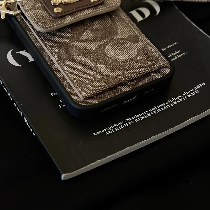 coach iphone16 proケース斜めがけ