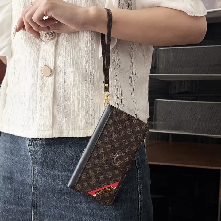 iPhone16/16Plus 多機能 手帳型