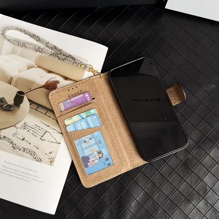 Gucci iPhone15/14/13 カバー